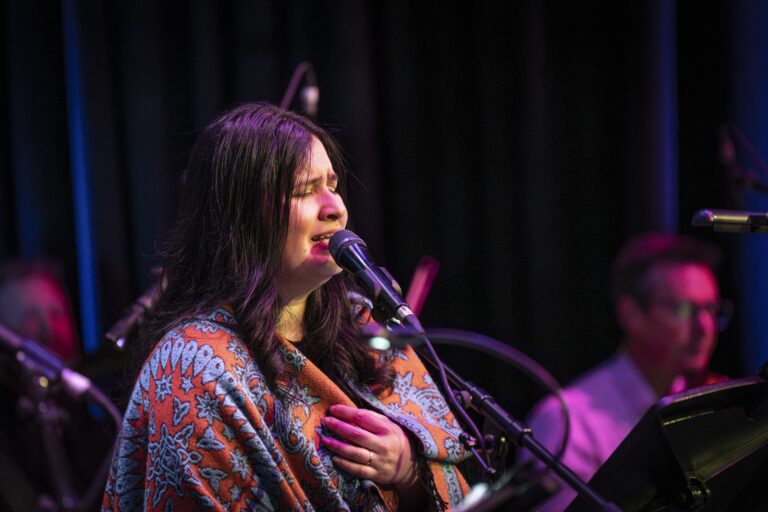 LEa singing 3